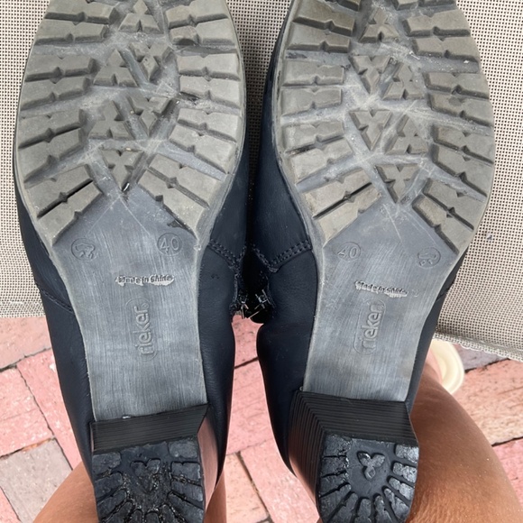 Rieker Black Leather Ankle Boot, size 40 - Picture 5 of 8